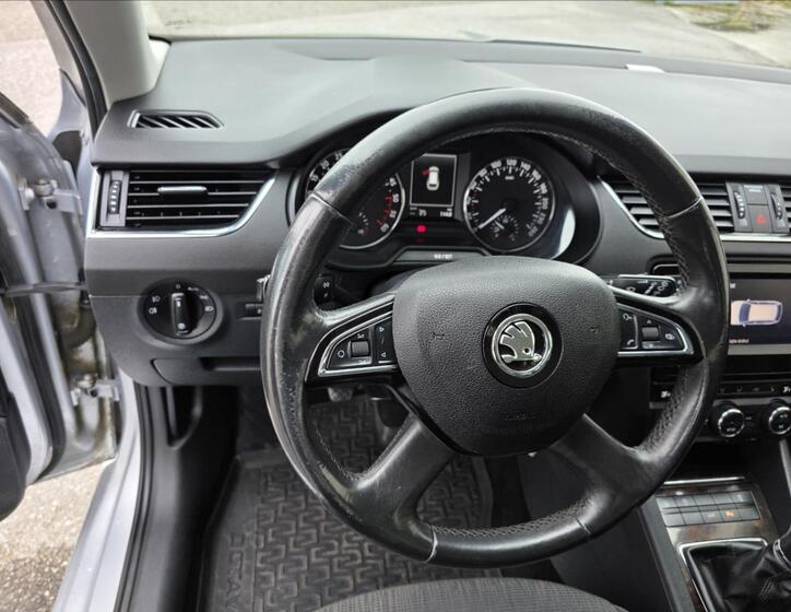 Škoda Octavia 12