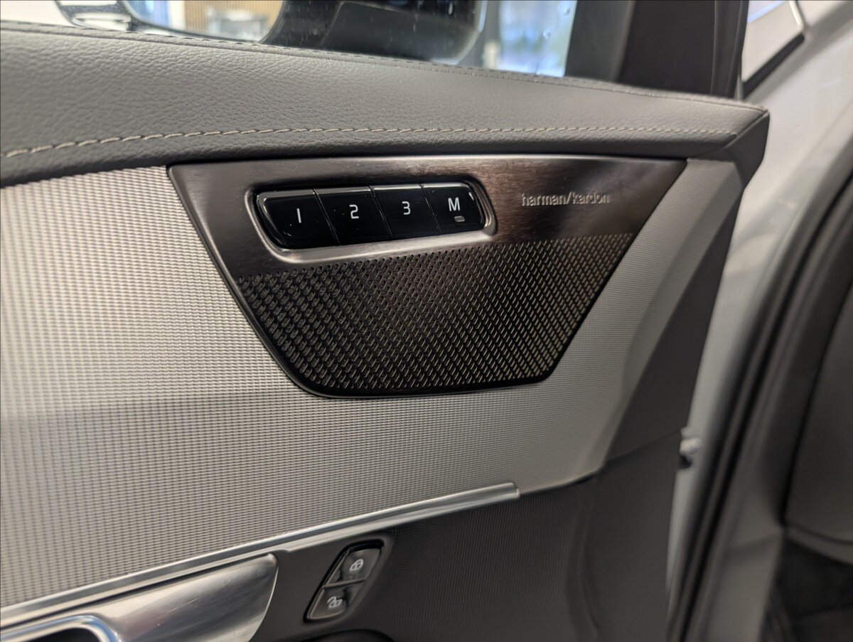 Volvo XC90 Ostatní 2,0 l 335 kw