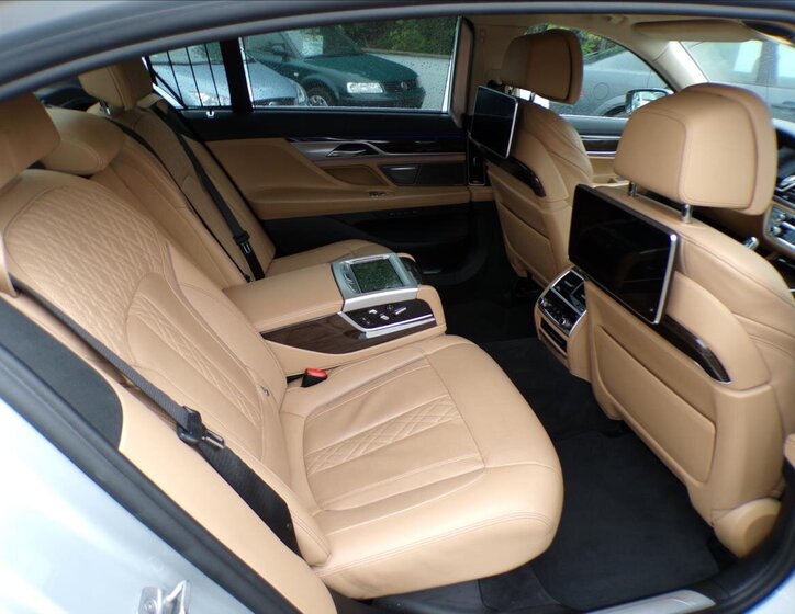 BMW Řada 7 Sedan / Limuzína 3,0 l 195 kw