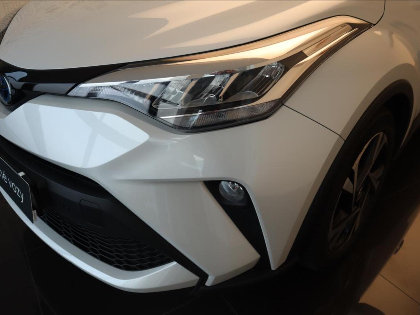 Toyota C-HR 4