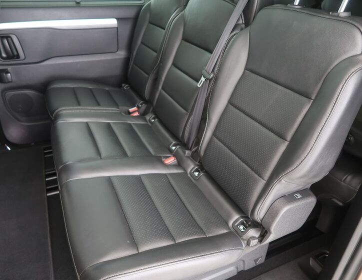 Peugeot Traveller 10