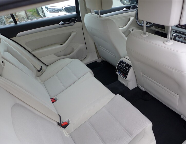 Volkswagen Passat 31