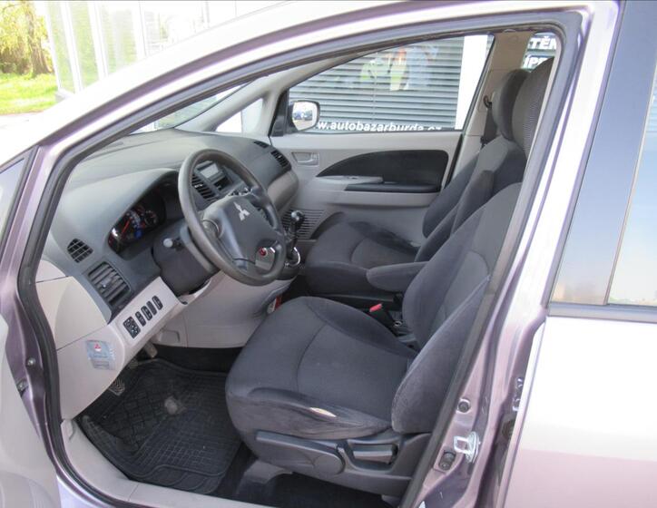 Mitsubishi Grandis 18