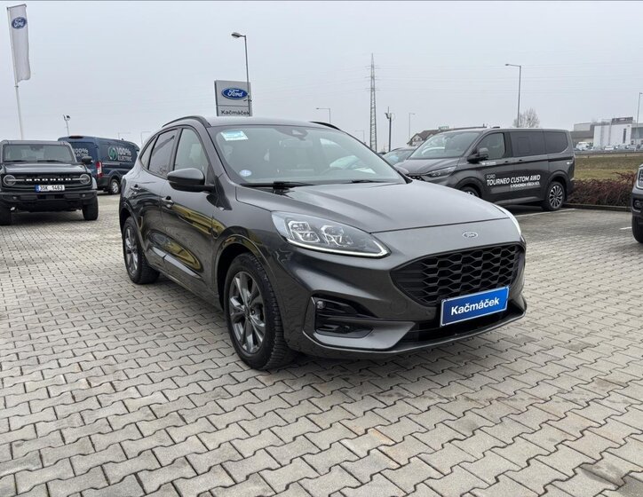 Ford Kuga SUV / Terénní 2,5 l 140 kw