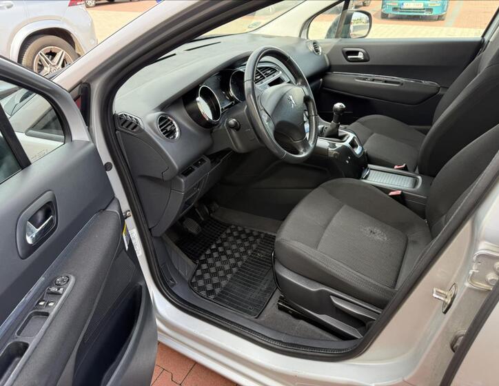 Peugeot 5008 9