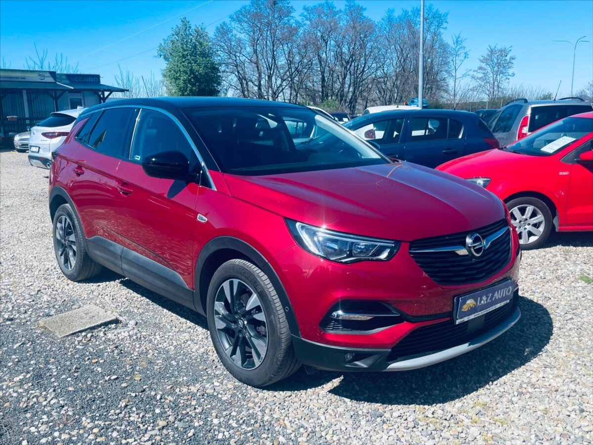 Opel Grandland X SUV / Terénní 1,2 l 96 kw