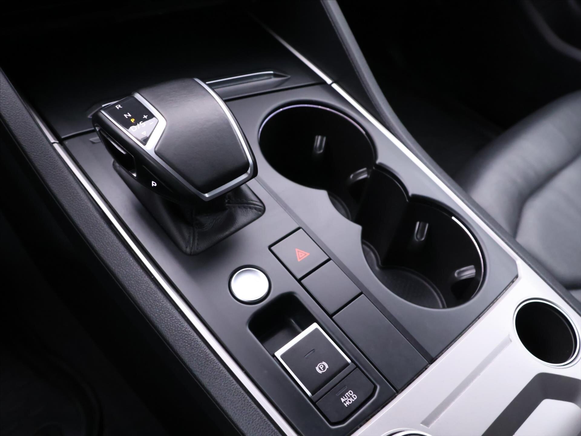 Volkswagen Touareg SUV / Terénní 3,0 l 170 kw