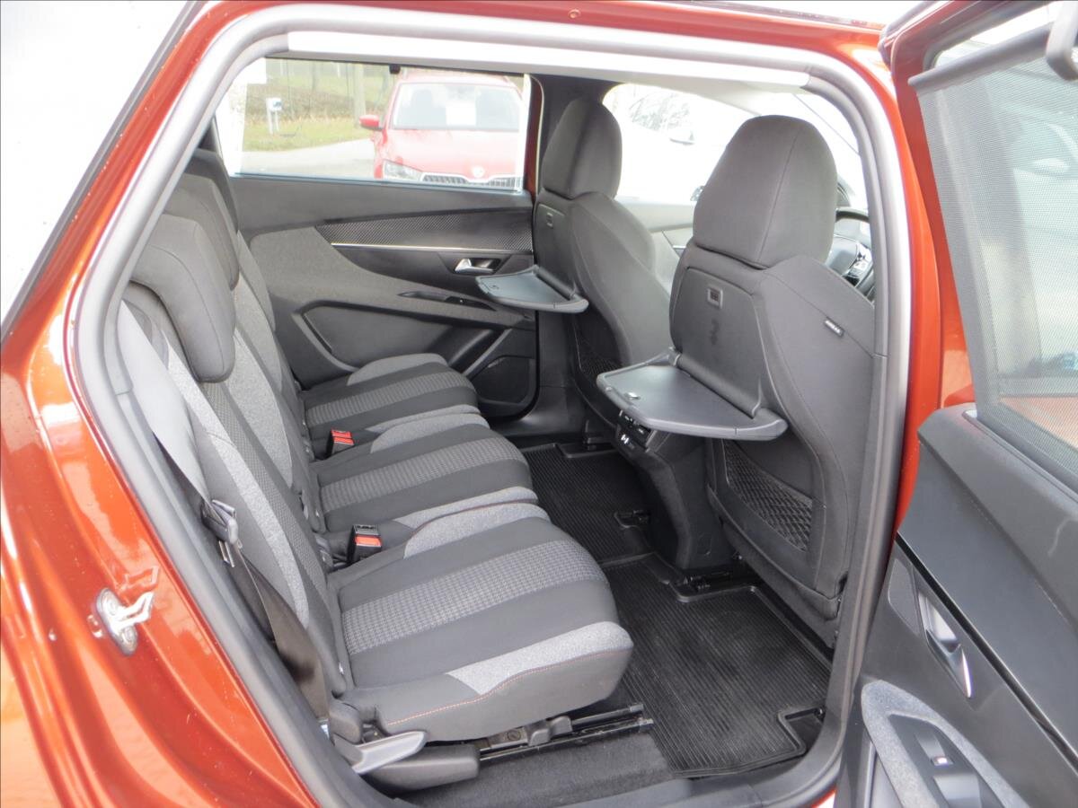 Peugeot 5008 MPV 1,2 l 96 kw