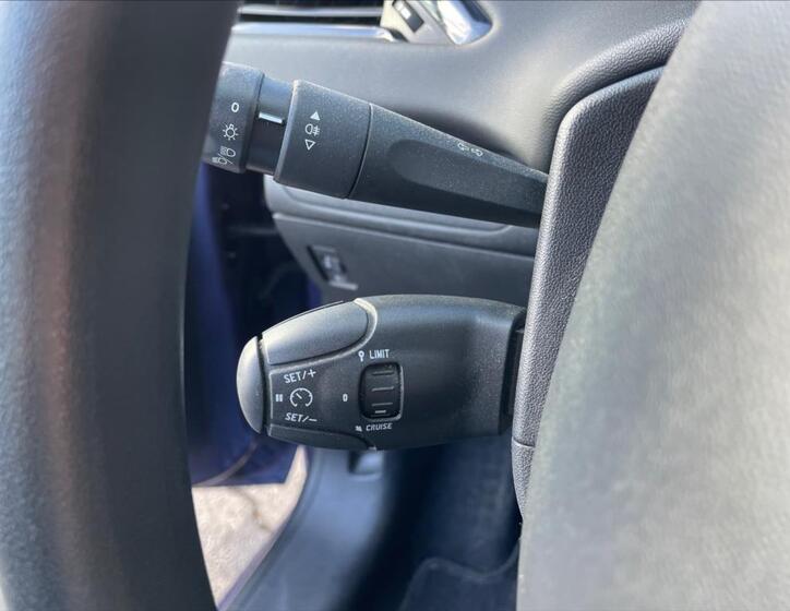 Peugeot 208 15