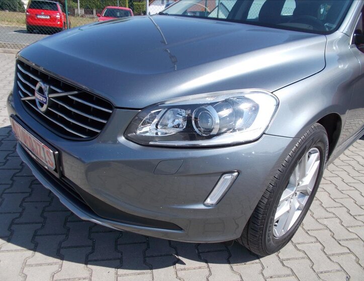 Volvo XC60 SUV / Terénní 2,0 l 110 kw