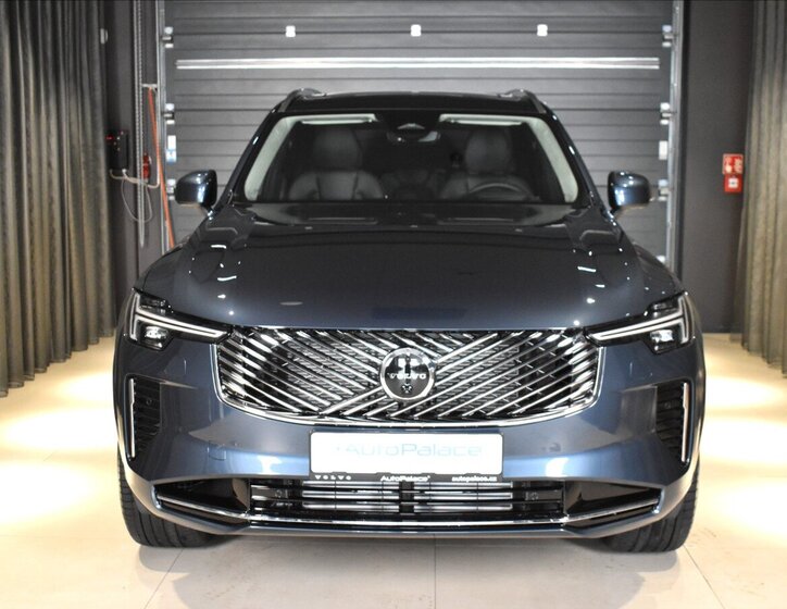 Volvo XC90 SUV / Terénní 2,0 l 335 kw