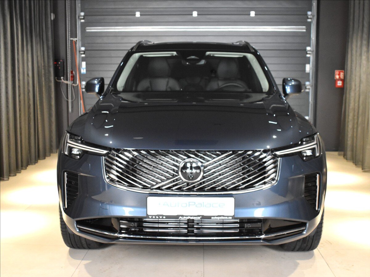 Volvo XC90 SUV / Terénní 2,0 l 335 kw