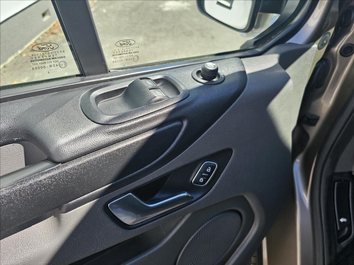 Ford Transit Custom Kombi 2,0 l 96 kw