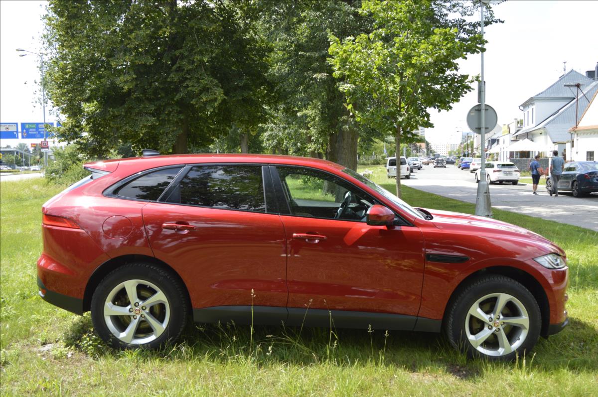 Jaguar F-Pace