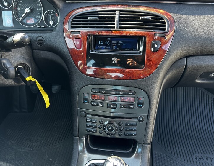 Peugeot 607 25