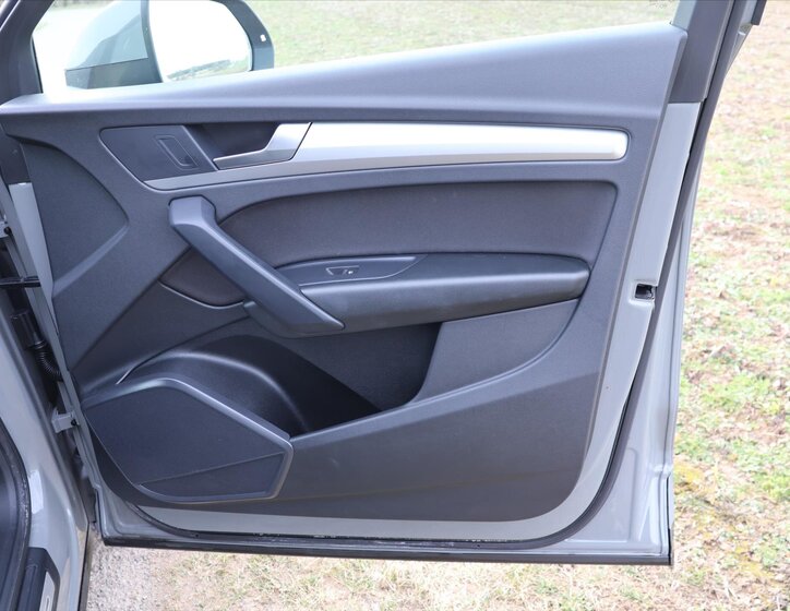 Audi Q5 SUV / Terénní 2,0 l 150 kw