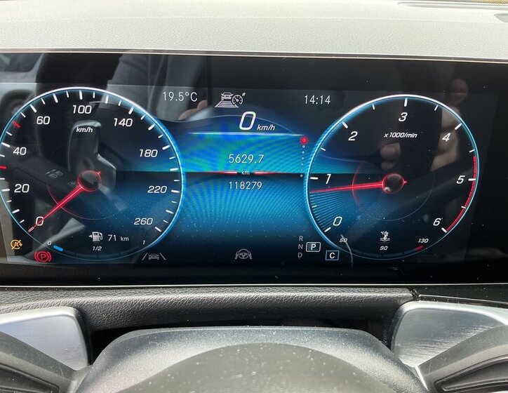 Mercedes-Benz GLB SUV / Terénní 2,0 l 140 kw