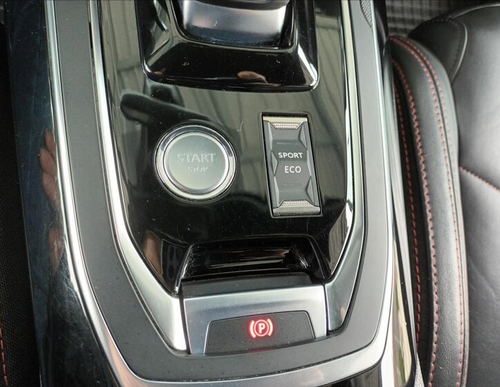 Peugeot 308 Hatchback 2,0 l 130 kw