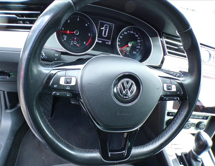 Volkswagen Passat Kombi 2,0 l 110 kw