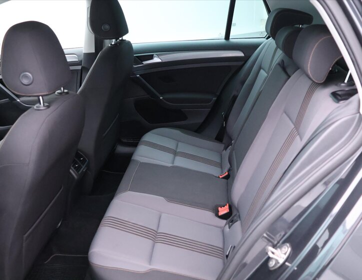 Volkswagen Golf Hatchback 1,2 l 81 kw