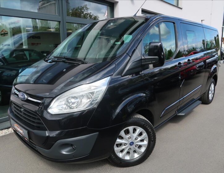 Ford Tourneo Custom MPV 2,2 l 114 kw