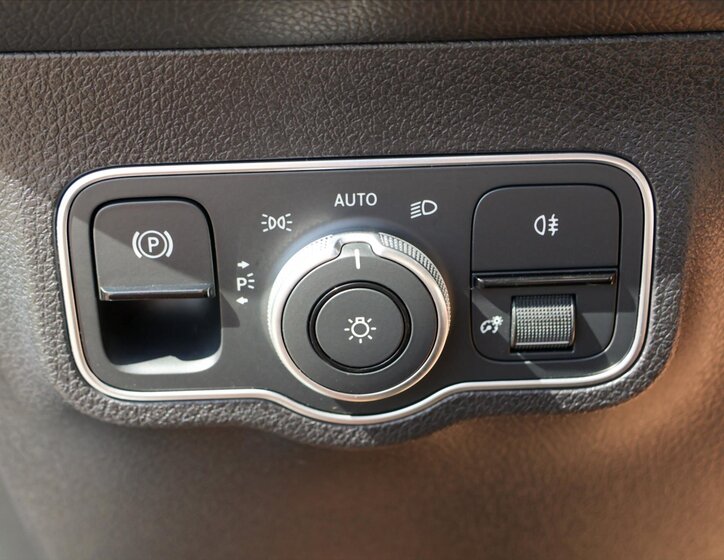 Mercedes-Benz GLB SUV / Terénní 2,0 l 110 kw