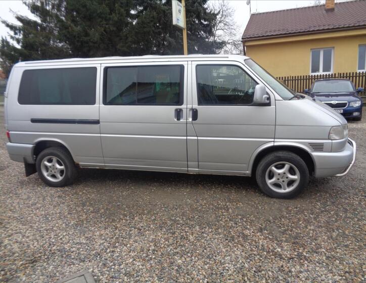 Volkswagen Caravelle 9