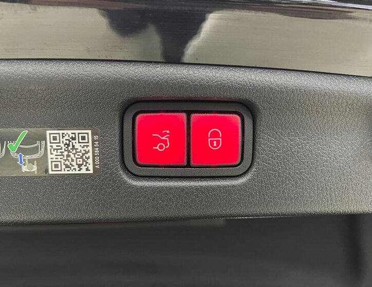 Mercedes-Benz Třídy C Sedan 2,0 l 190 kw