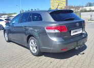 Toyota Avensis Kombi 2,0 l 93 kw