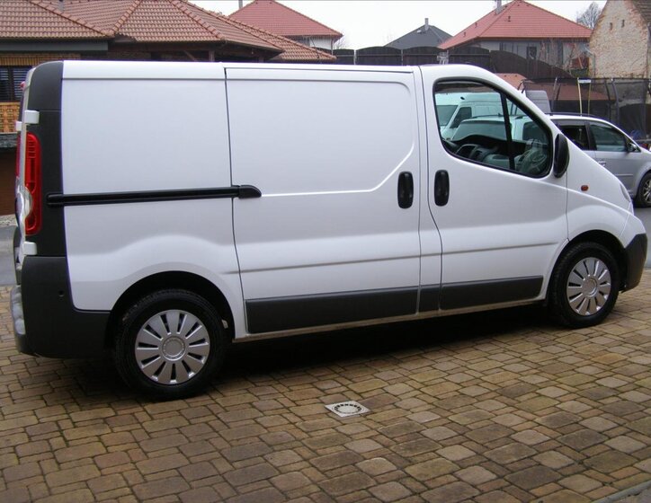 Opel Vivaro MPV 2,0 l 66 kw