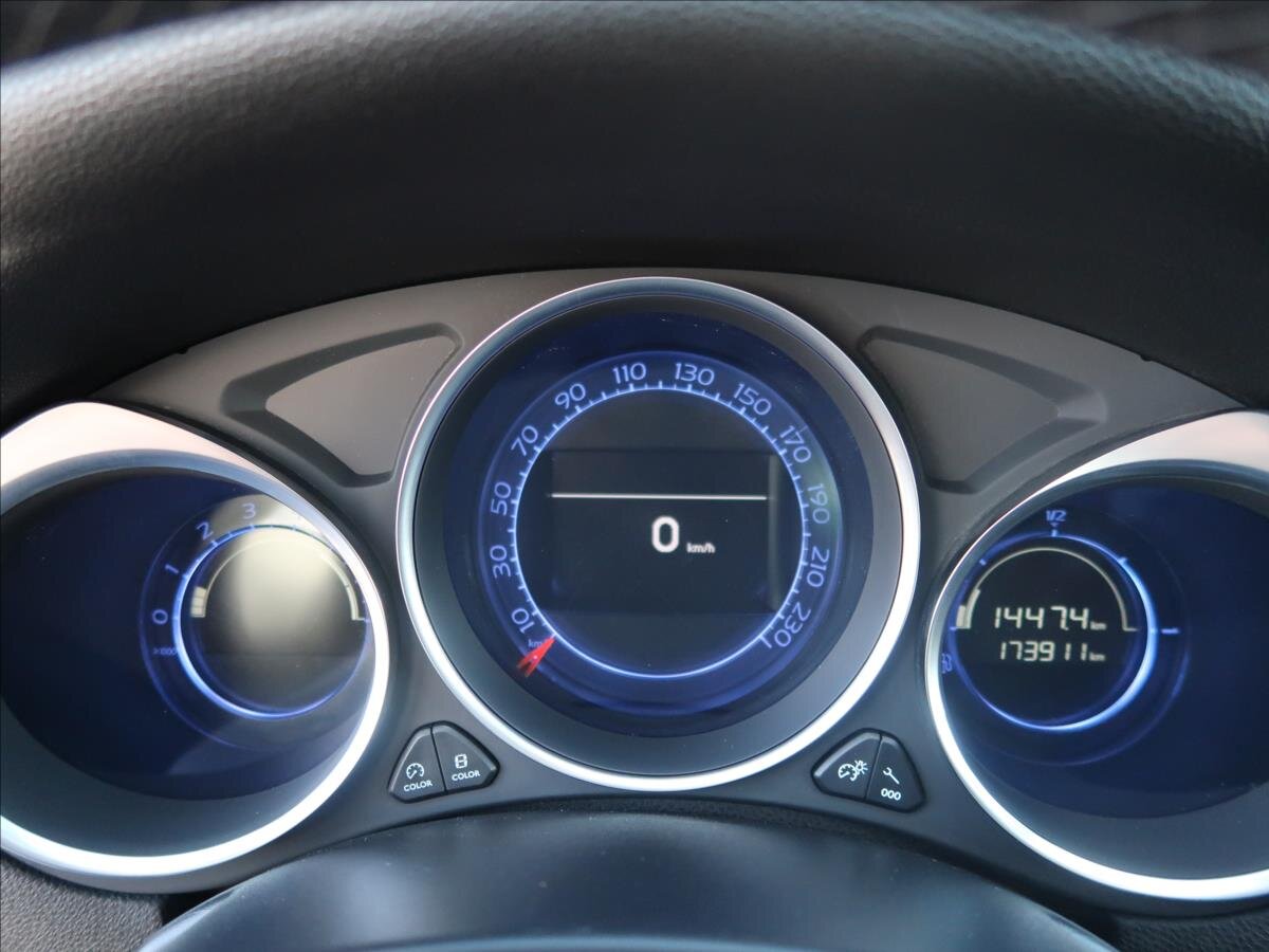 DS Automobiles DS4 Hatchback 1,6 l 88 kw