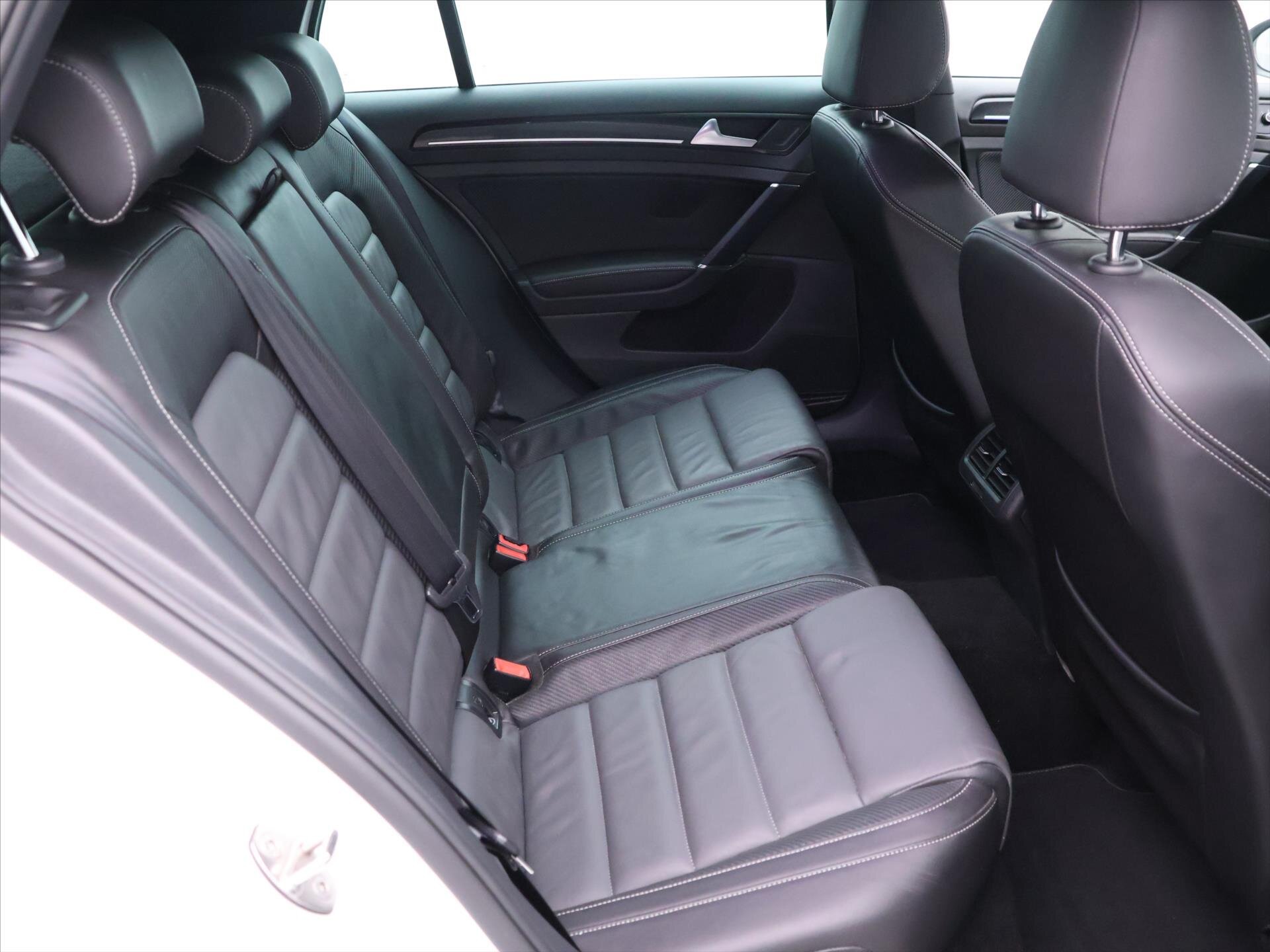 Volkswagen Golf Hatchback 2,0 l 221 kw