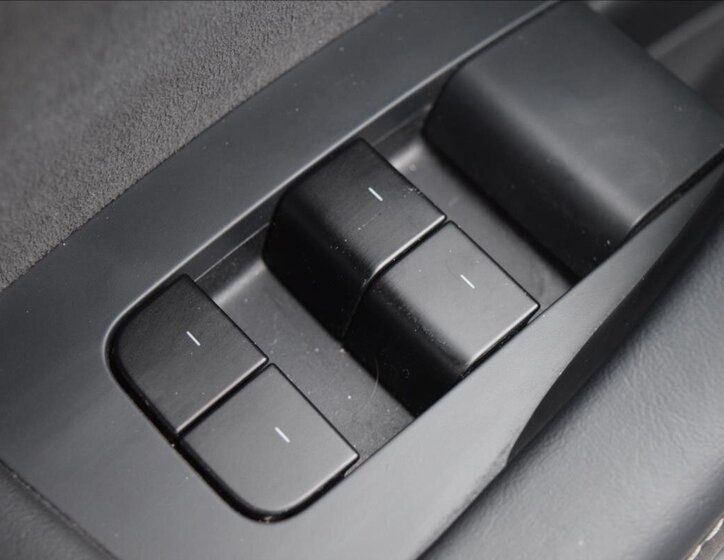 Tesla Model 3 Sedan 0,0 366 kw