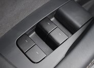 Tesla Model 3 Sedan 0,0 366 kw