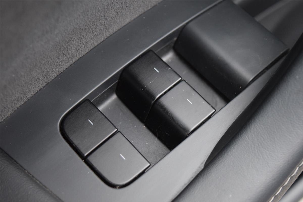 Tesla Model 3 Sedan 0,0 366 kw