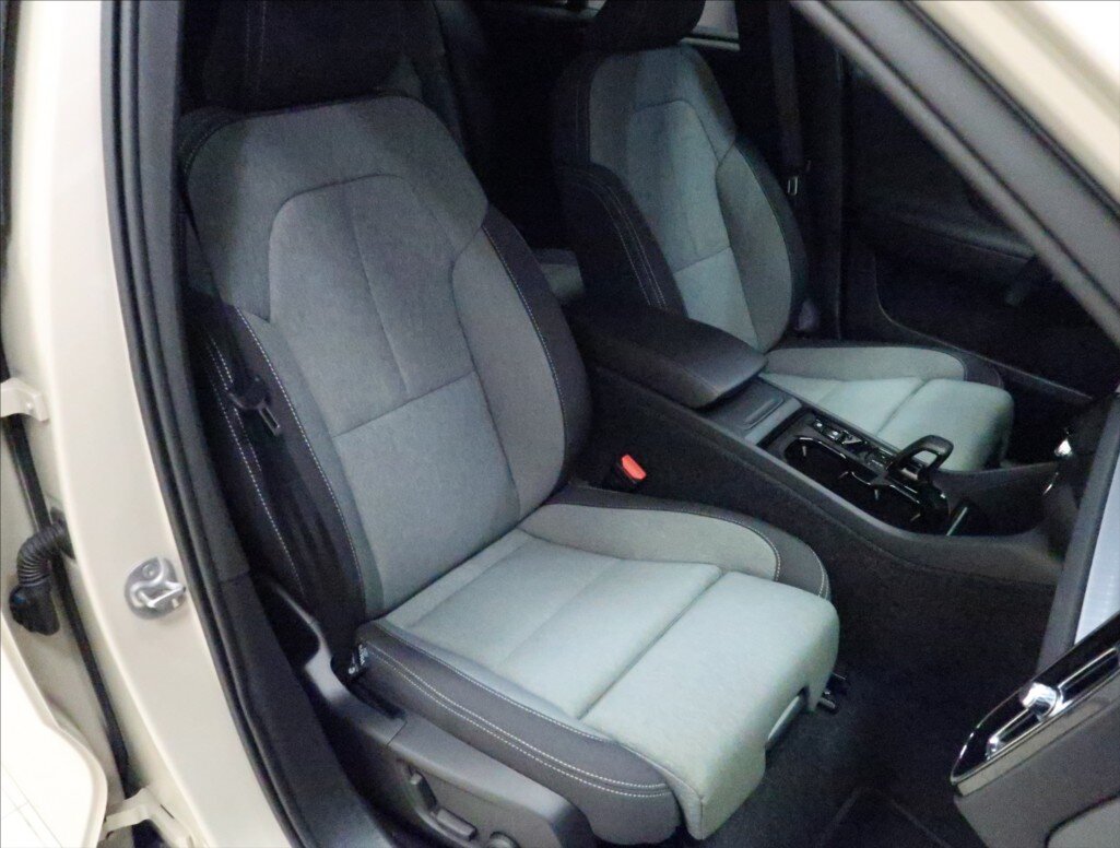 Volvo XC40 SUV 2,0 l 120 kw