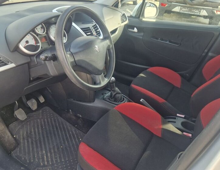 Peugeot 207 Hatchback 1,6 l 80 kw
