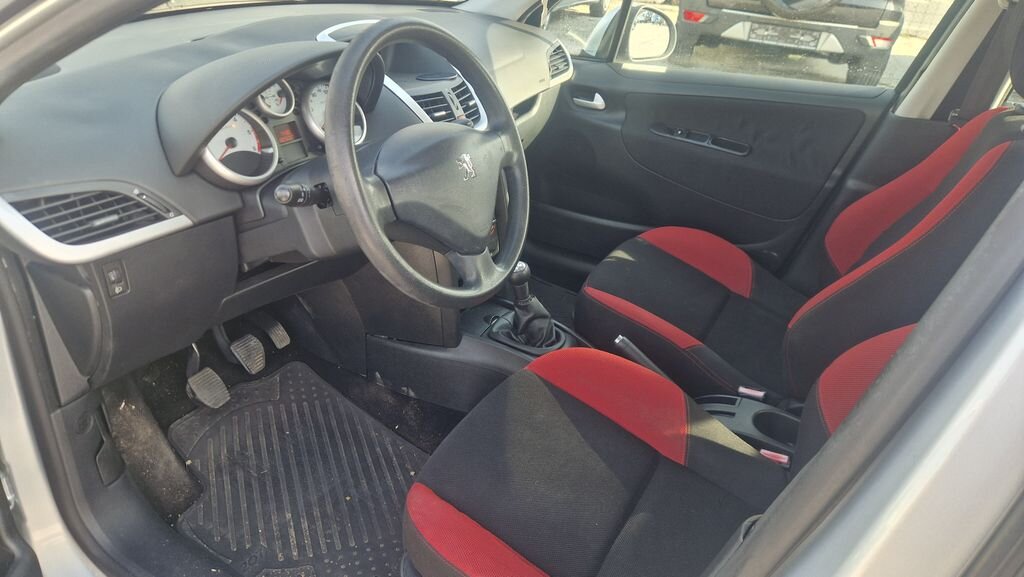 Peugeot 207 Hatchback 1,6 l 80 kw