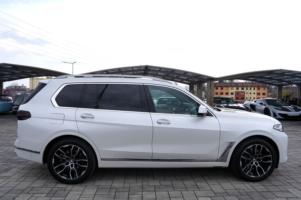 BMW X7 SUV / Terénní 3,0 l 250 kw
