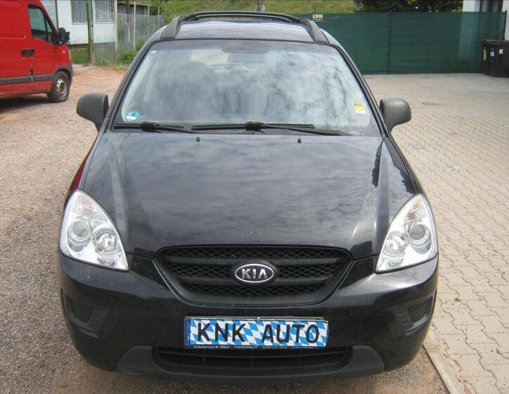KIA Carens 1