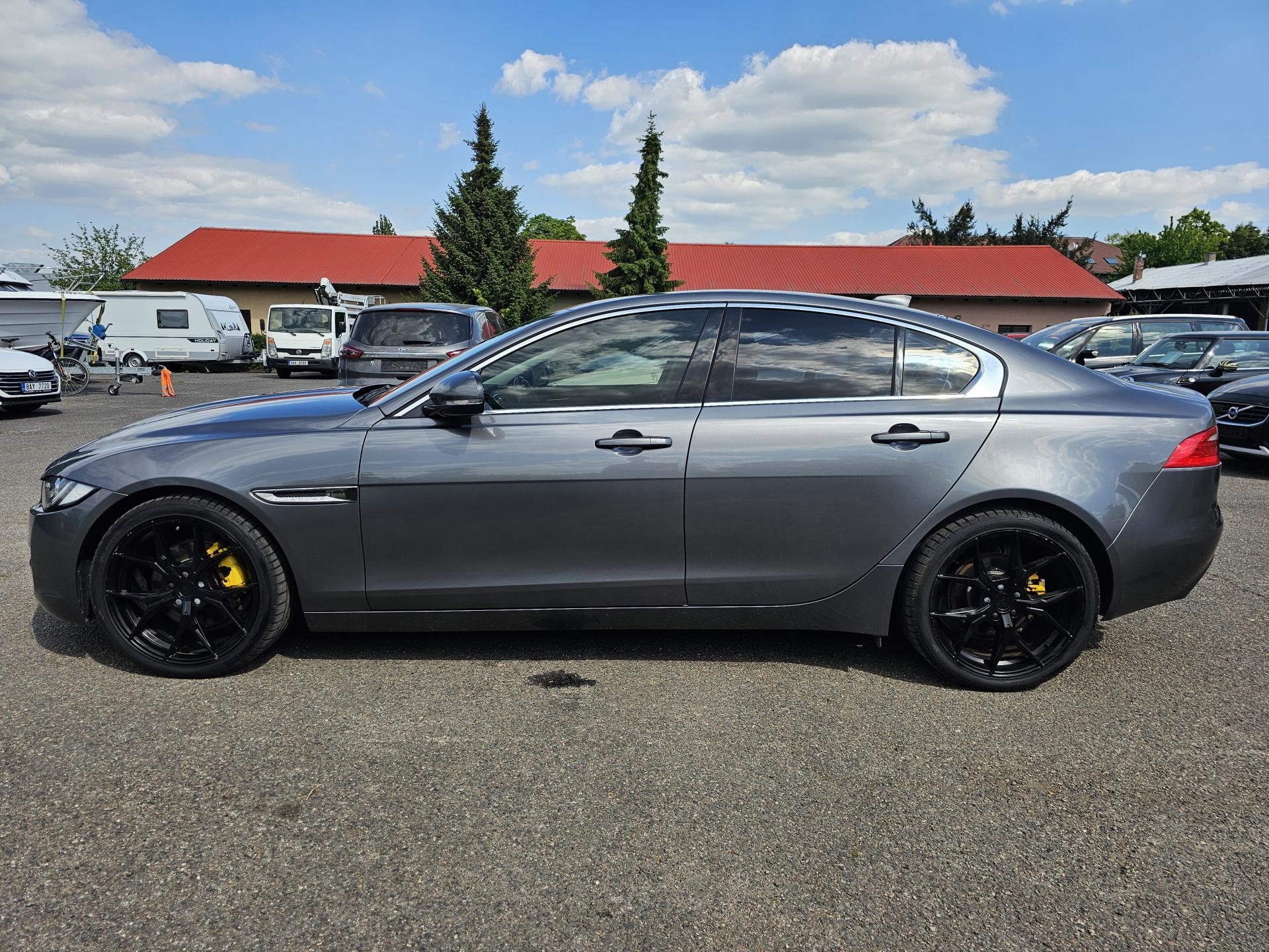 Jaguar XE