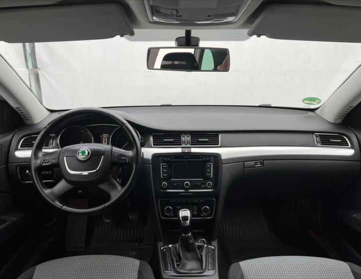 Škoda Superb 24