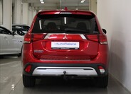 Mitsubishi Outlander 4