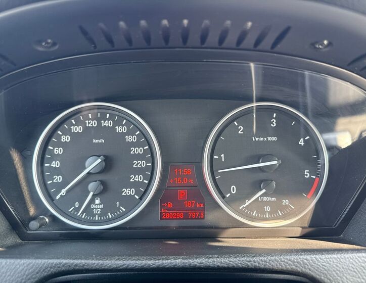 BMW X5 SUV 3,0 l 180 kw