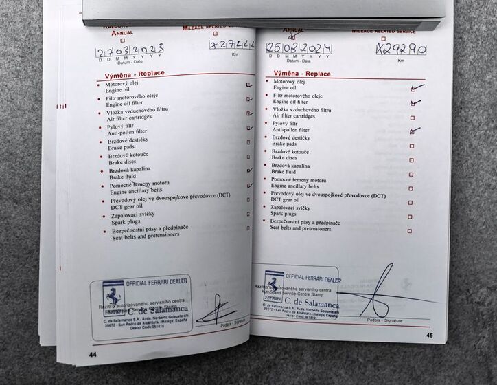 Ferrari Portofino 36