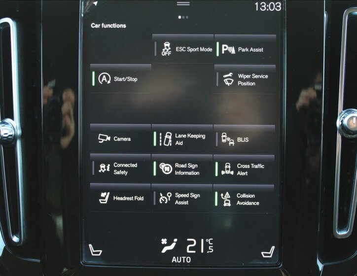 Volvo XC40 SUV / Terénní 2,0 l 140 kw