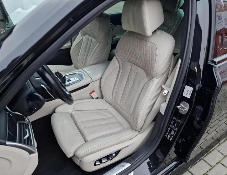 BMW Řada 7 35