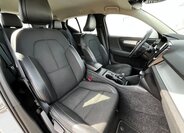 Volvo XC40 SUV / Terénní 1,5 l 120 kw
