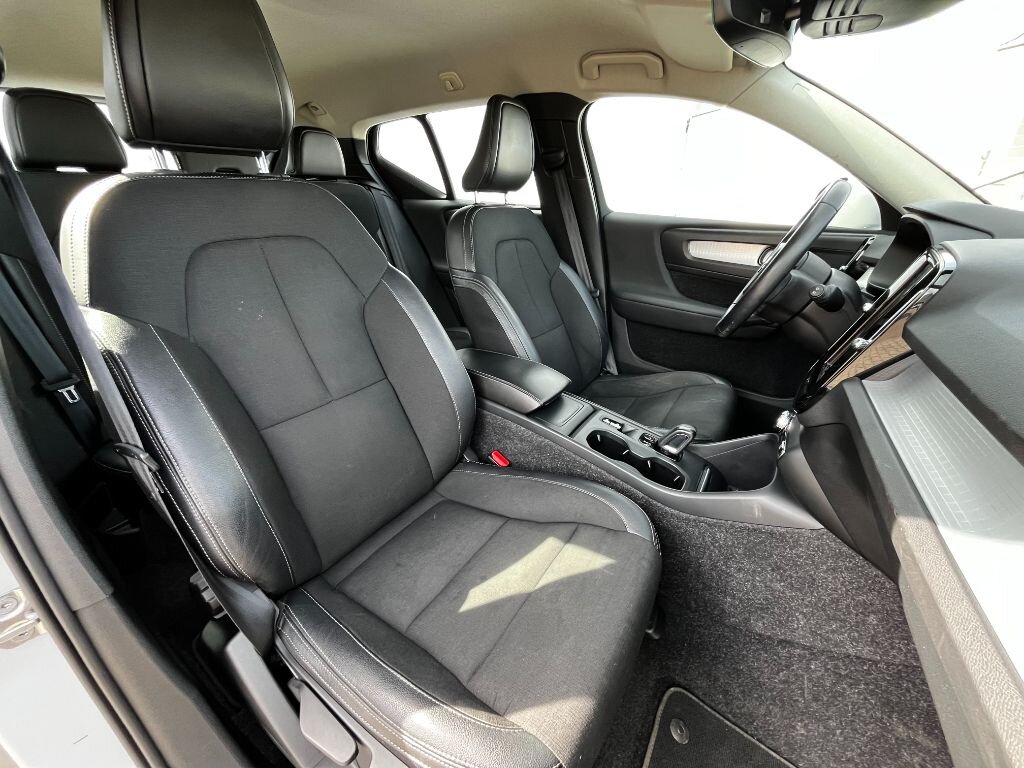 Volvo XC40 SUV / Terénní 1,5 l 120 kw