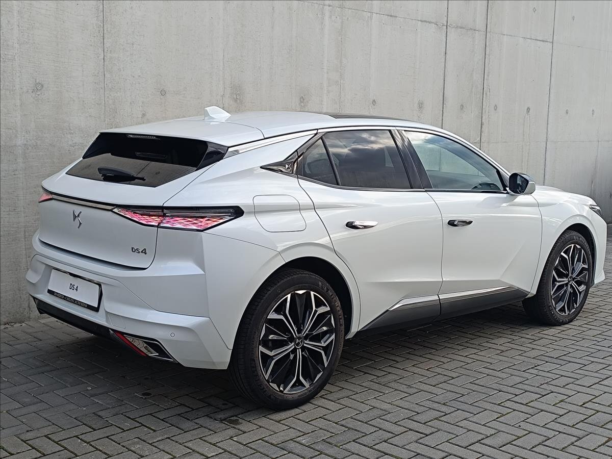 DS Automobiles DS4 Hatchback 1,6 l 133 kw